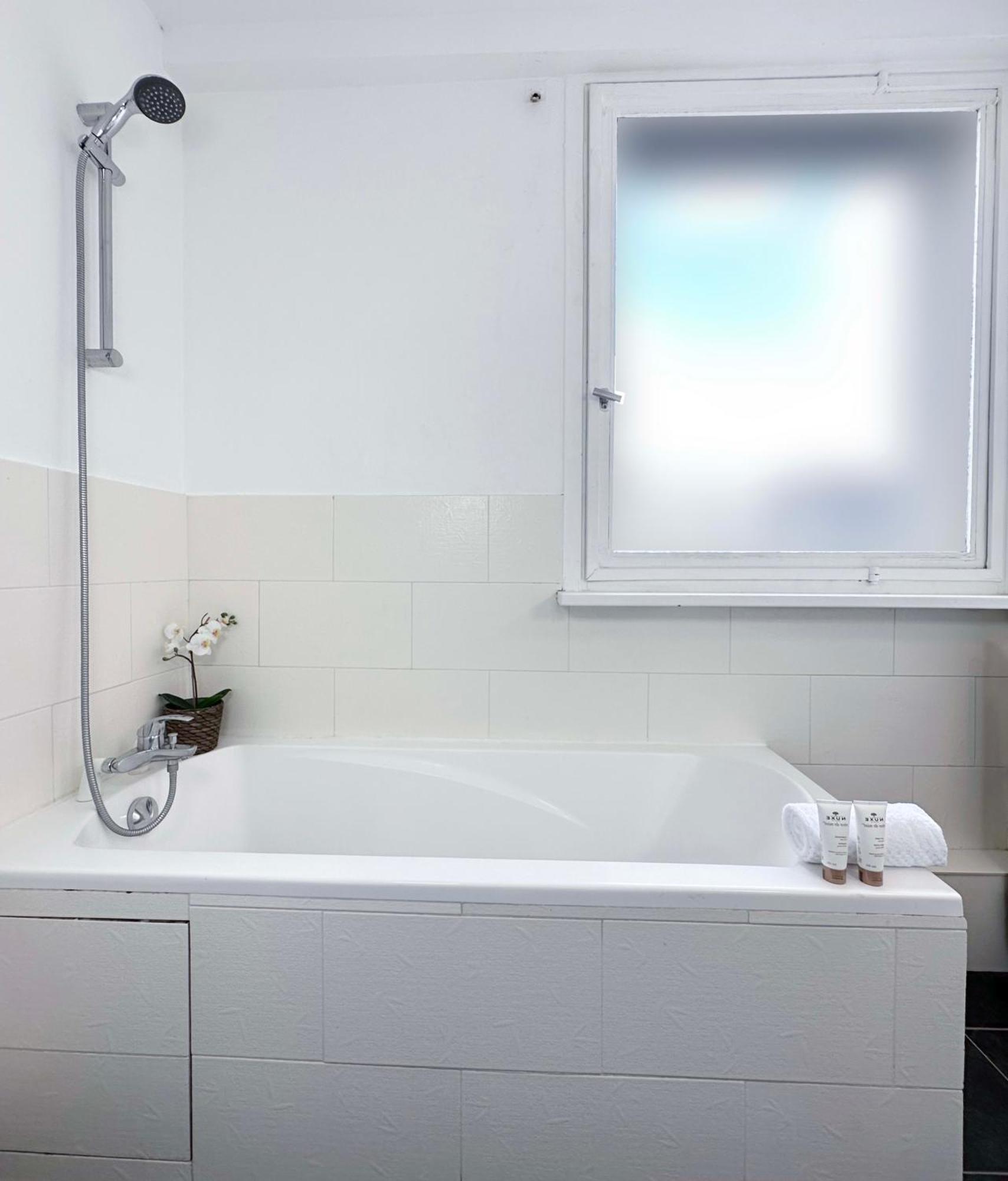 Spacious & Luxurious Flat In Montparnasse ปารีส ภายนอก รูปภาพ