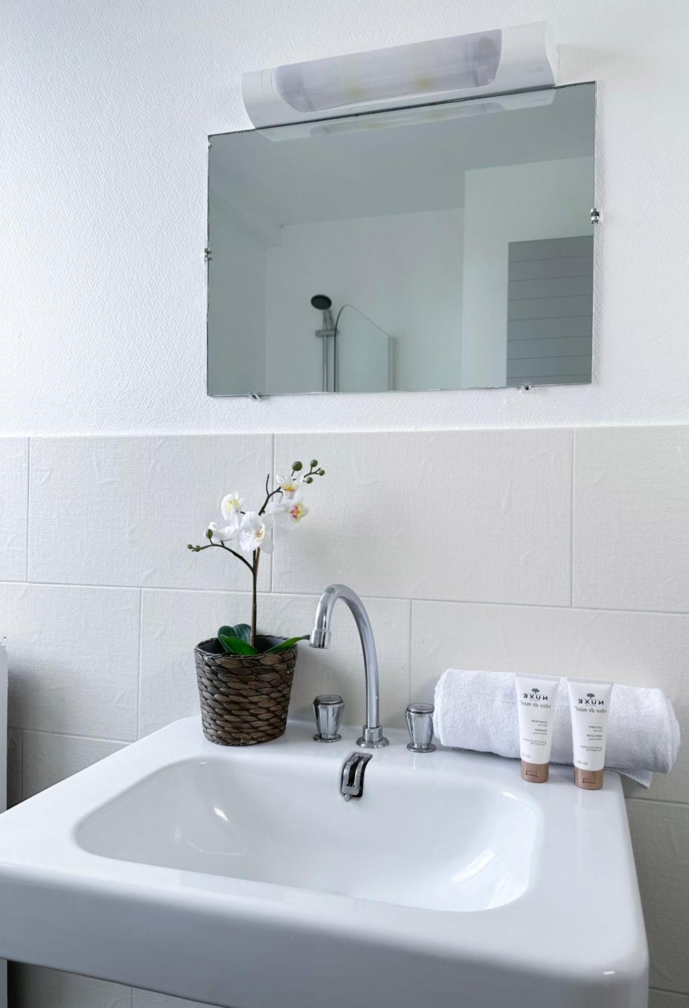 Spacious & Luxurious Flat In Montparnasse ปารีส ภายนอก รูปภาพ