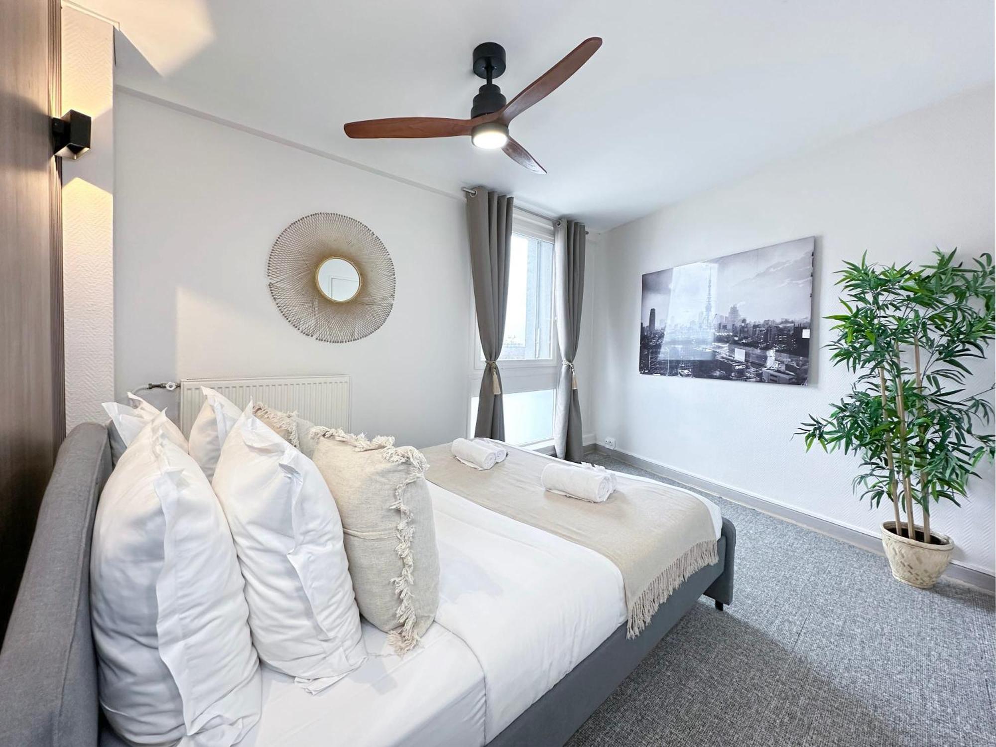 Spacious & Luxurious Flat In Montparnasse ปารีส ภายนอก รูปภาพ