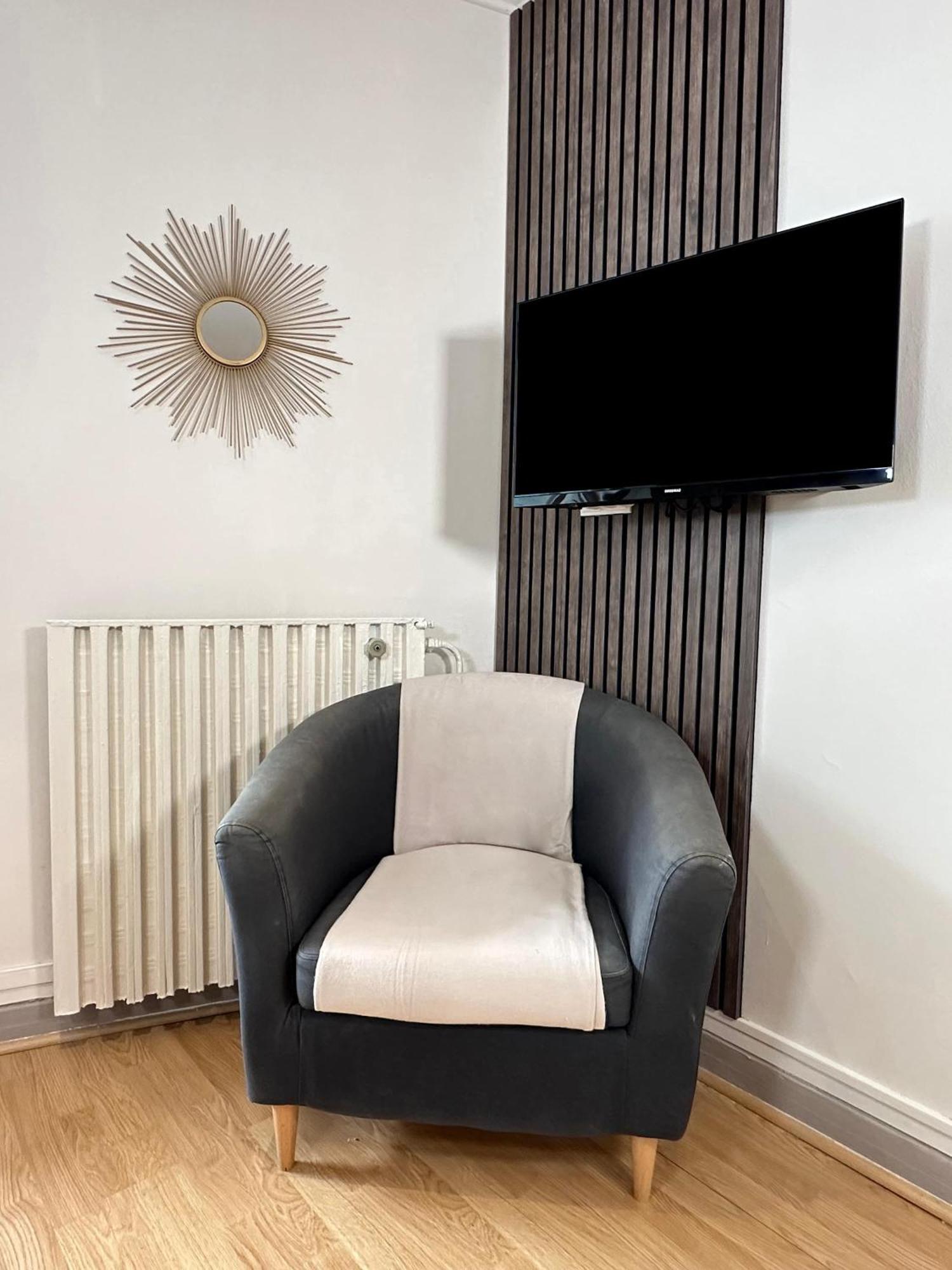 Spacious & Luxurious Flat In Montparnasse ปารีส ภายนอก รูปภาพ